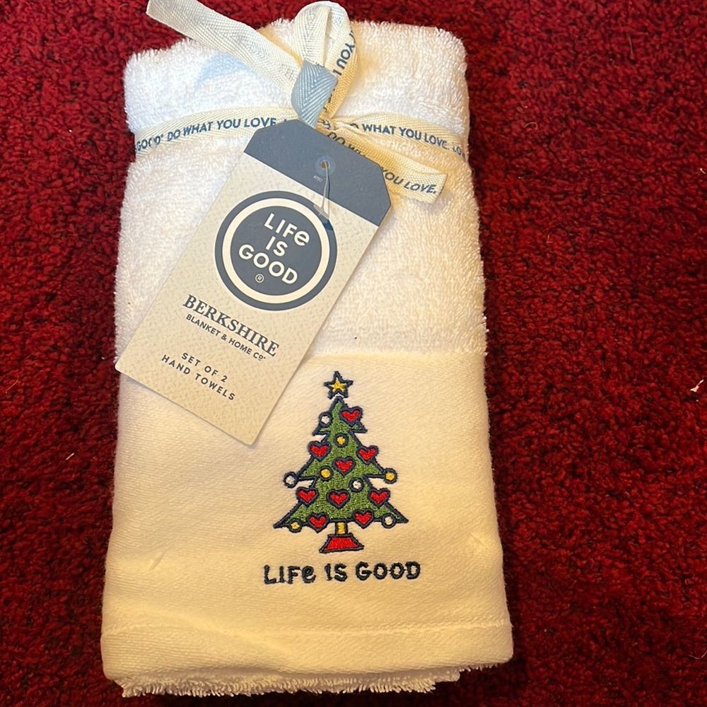 NWT Life is Good Christmas hand towels